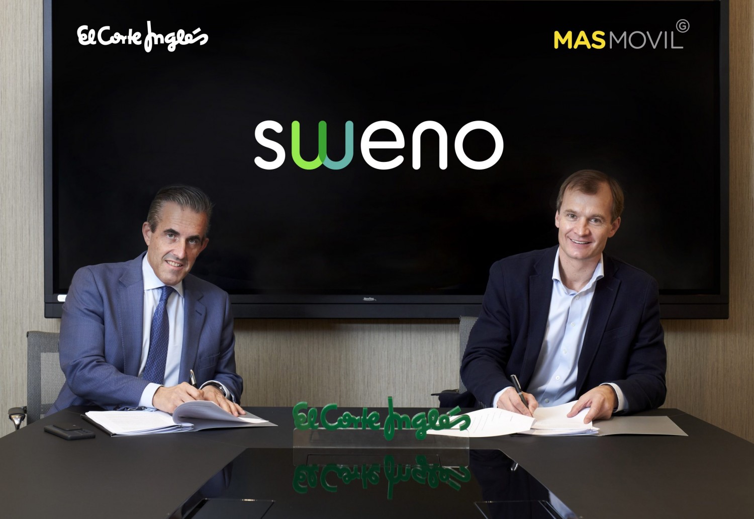 El Corte Inglés lanza un operador virtual de móvil y fibra bajo la marca Sweno