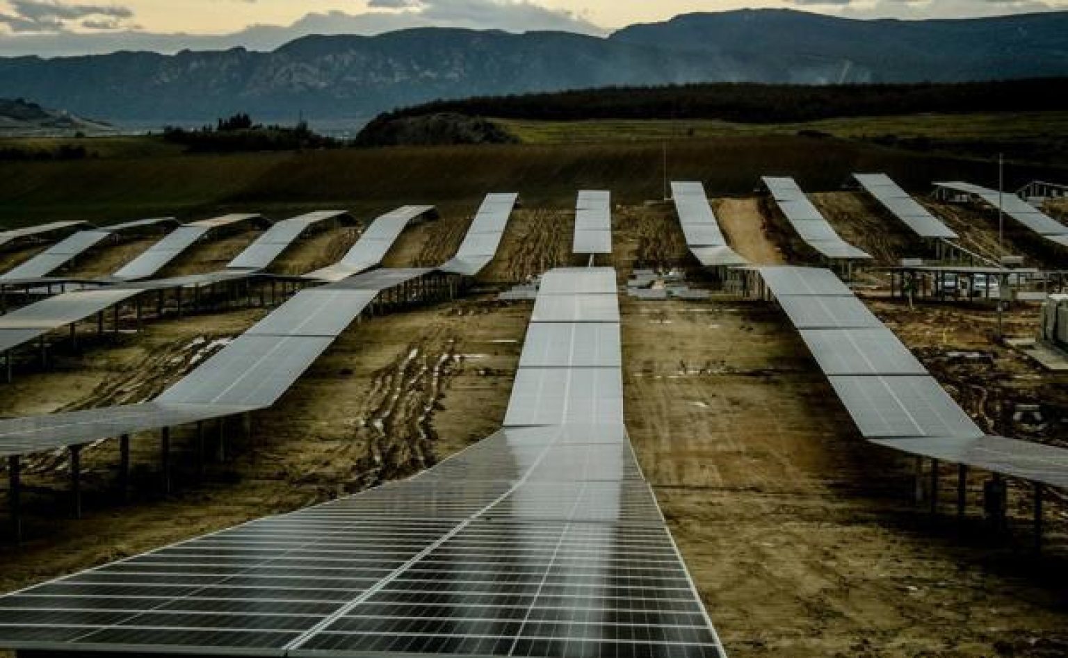 Mondragon Assembly desarrollará una línea de fabricación de módulos fotovoltaicos en Rumanía