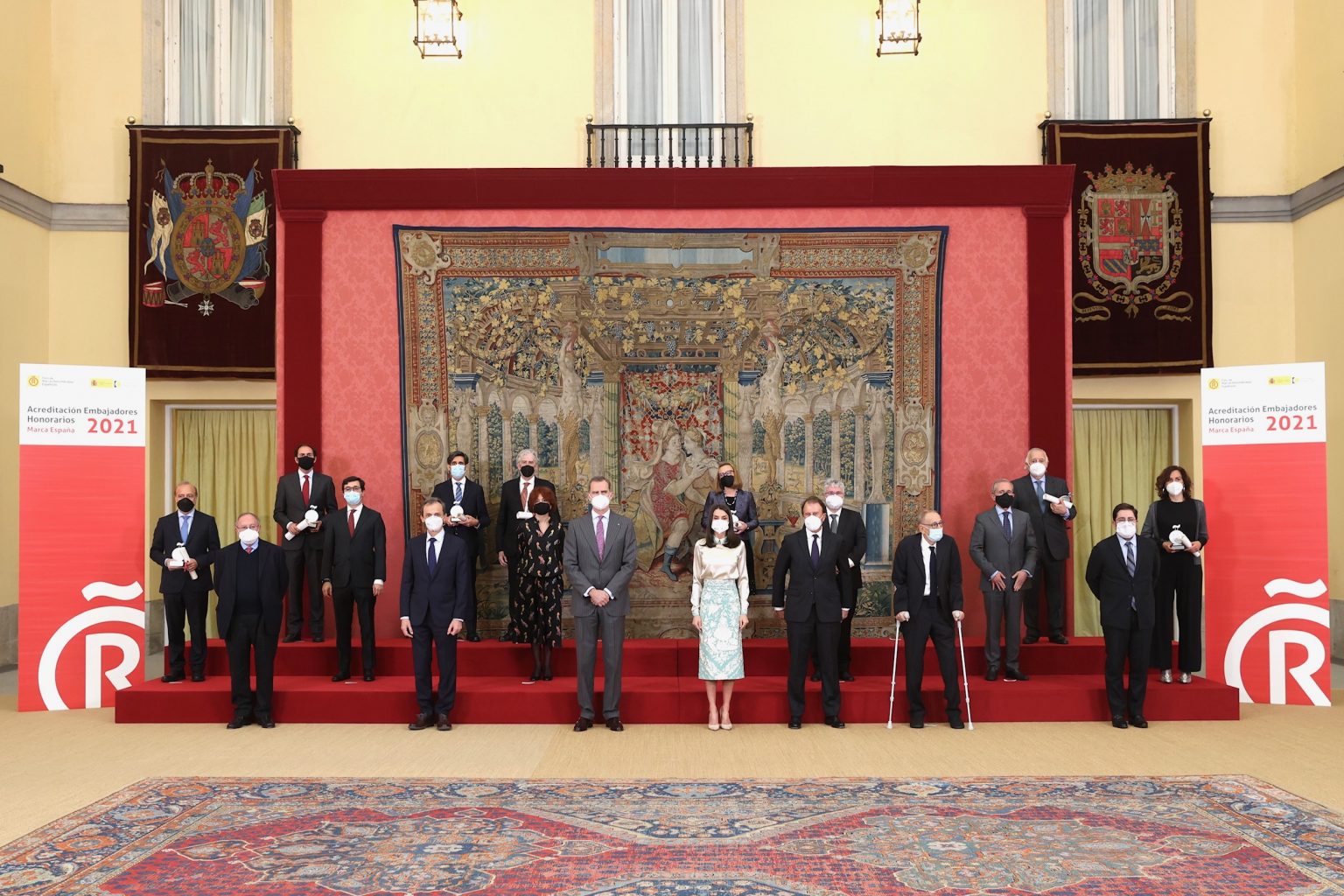 SS.MM. los Reyes entregan las acreditaciones a los nuevos Embajadores Honorarios de la Marca España (EHME)