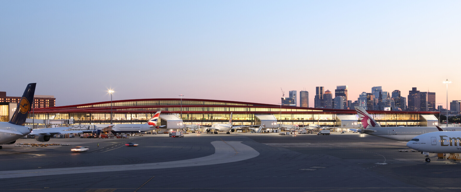 La nueva Terminal E de Boston Logan, a cargo de luis vidal + arquitectos, entre las mejores obras de arquitectura del 2023, según The Wall Street Jornal