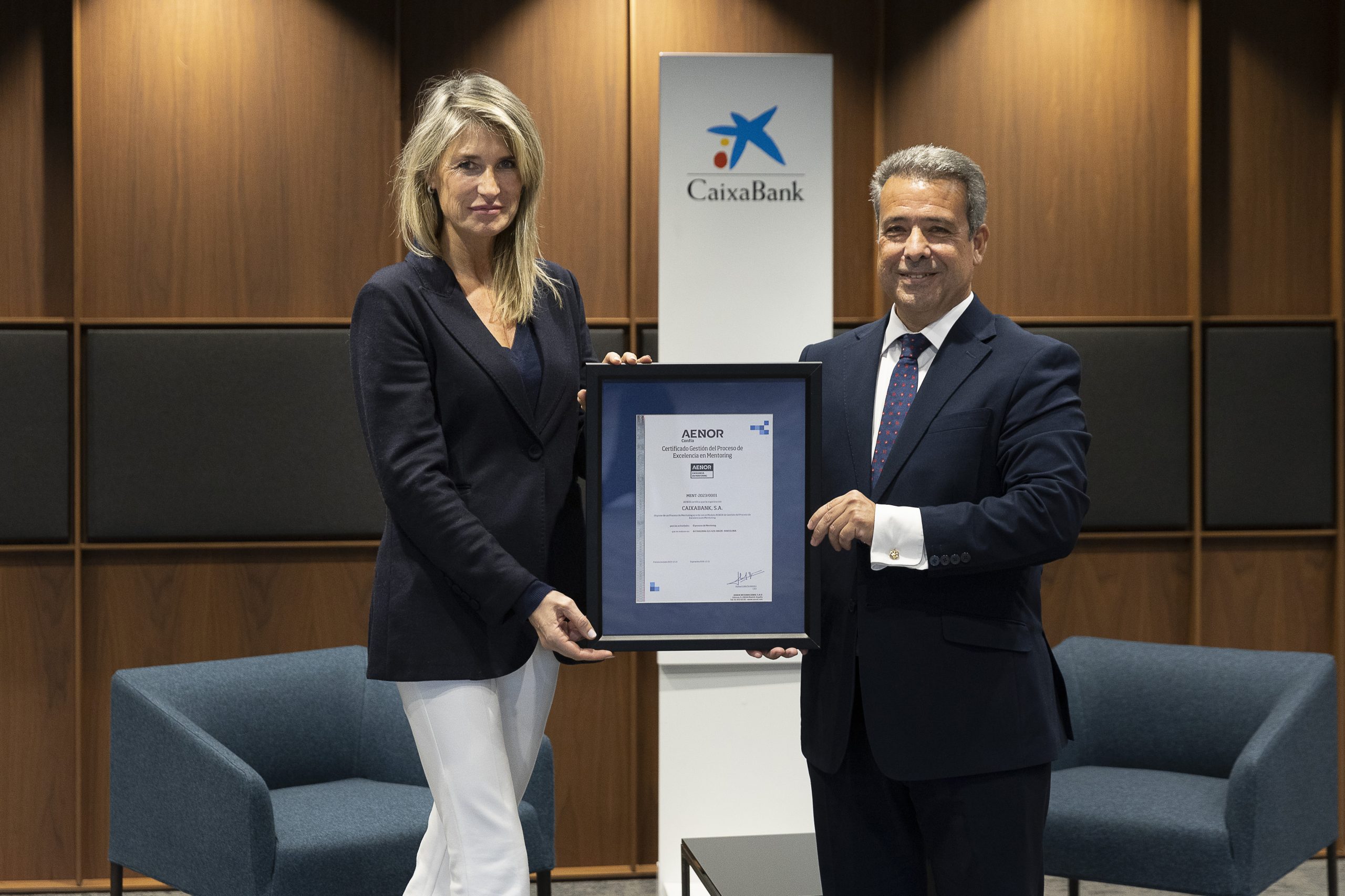 CaixaBank, primera empresa en España en obtener la certificación de AENOR por su programa de mentoring