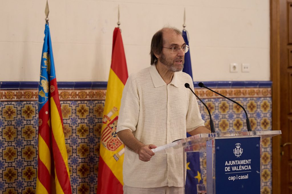 ROBERTO CHACÓN